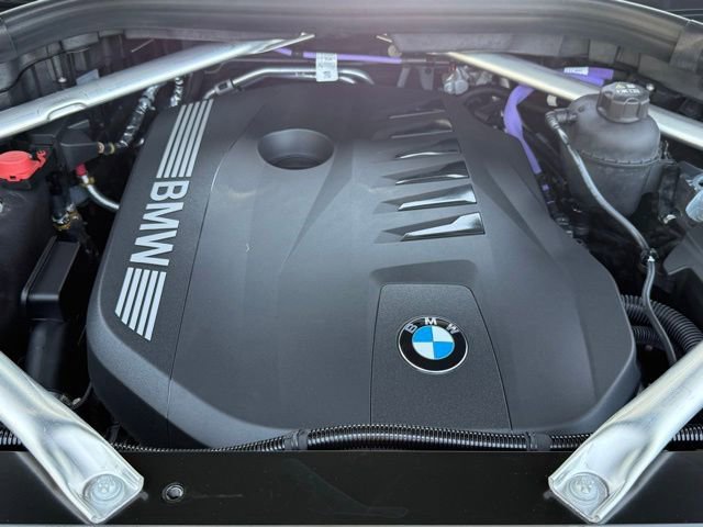 Used 2026 BMW X7 xDrive40i w/ M Sport Package AWD/4WD image 32