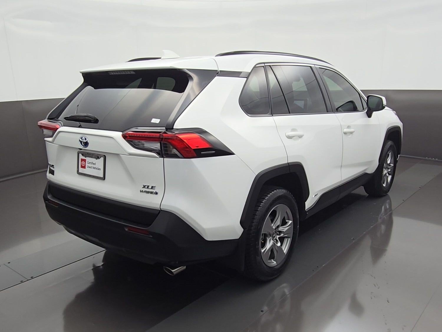Used 2024 Toyota RAV4 XLE AWD/4WD image 8