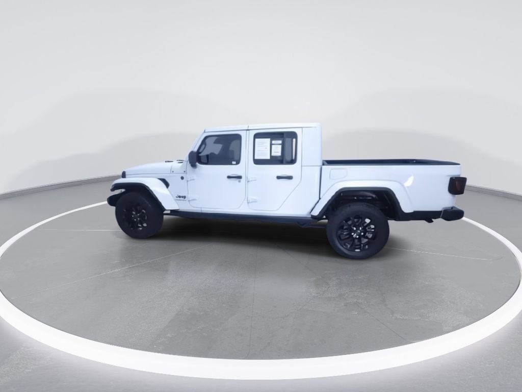 Used 2025 Jeep Gladiator Sport image 9