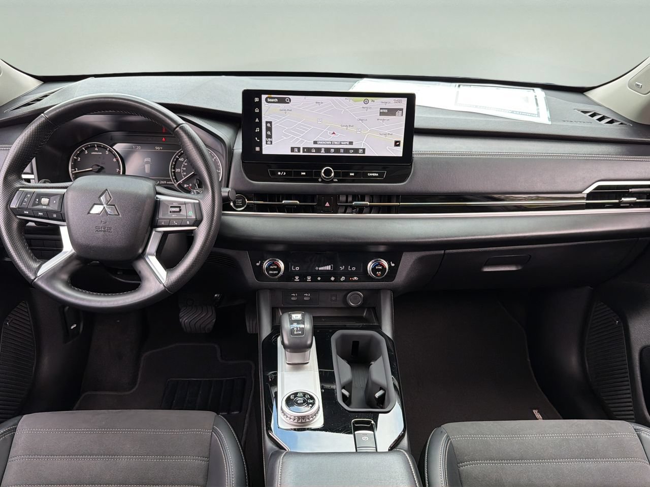 Used 2025 Mitsubishi Outlander SE FWD image 15