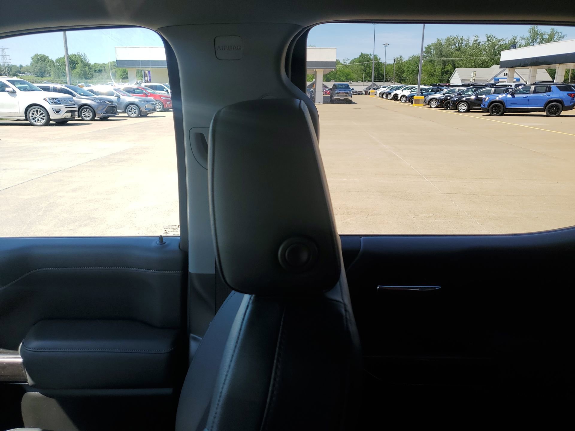 Used 2022 Chevrolet Silverado 1500 LTZ AWD/4WD image 12