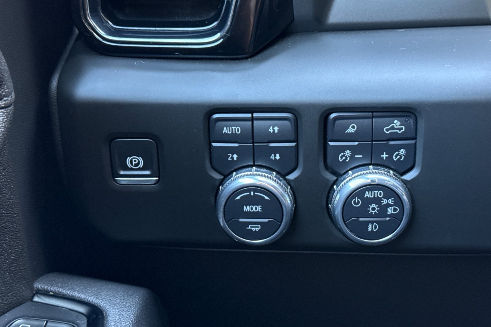Used 2025 GMC Sierra 1500 AT4 AWD/4WD image 36