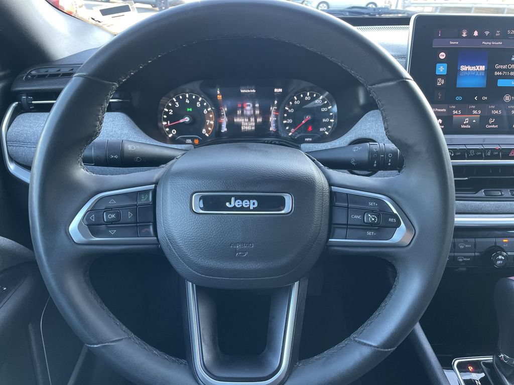 Used 2024 Jeep Compass Latitude AWD/4WD image 16
