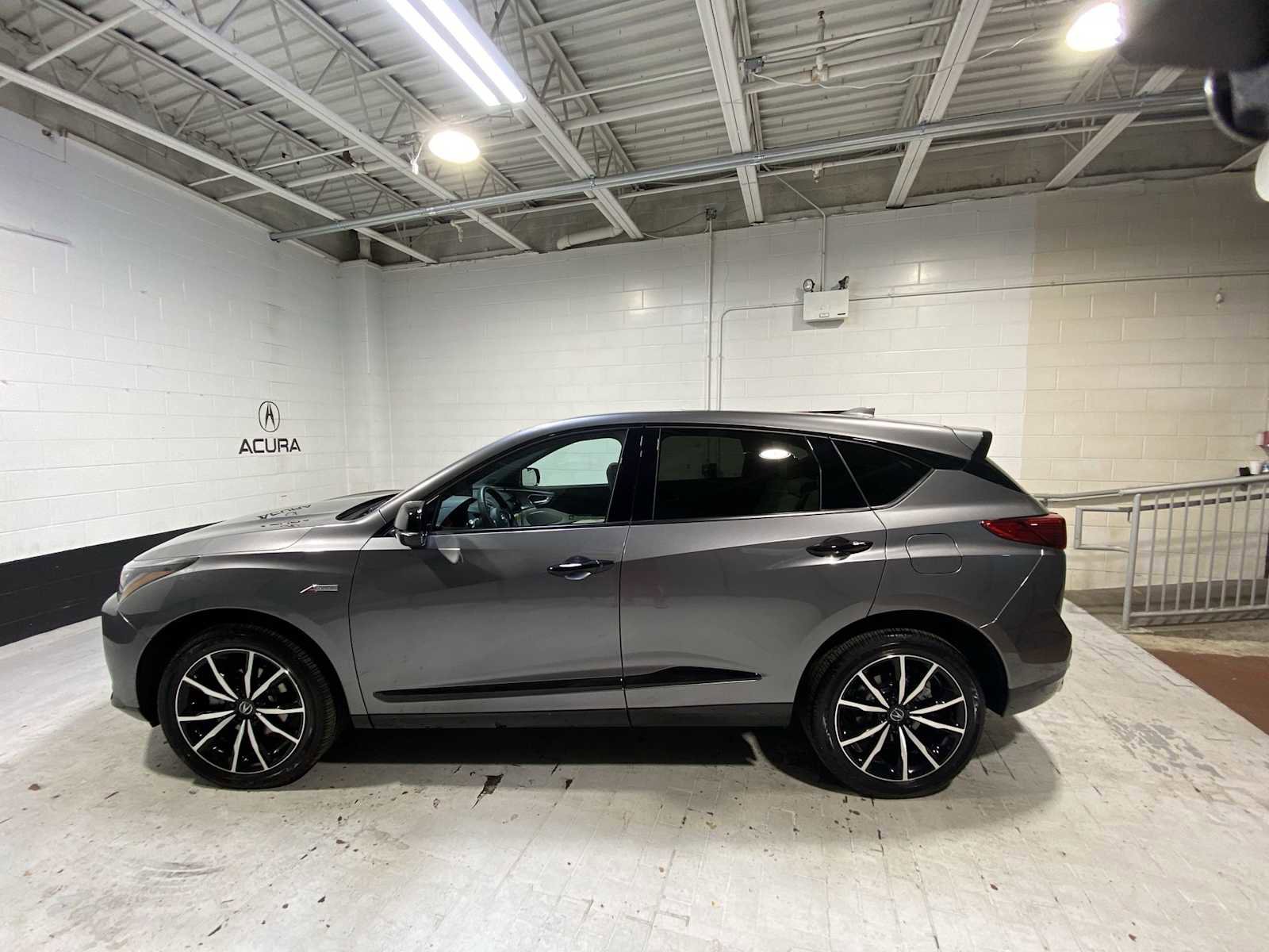 Used 2025 Acura RDX A-Spec image 3
