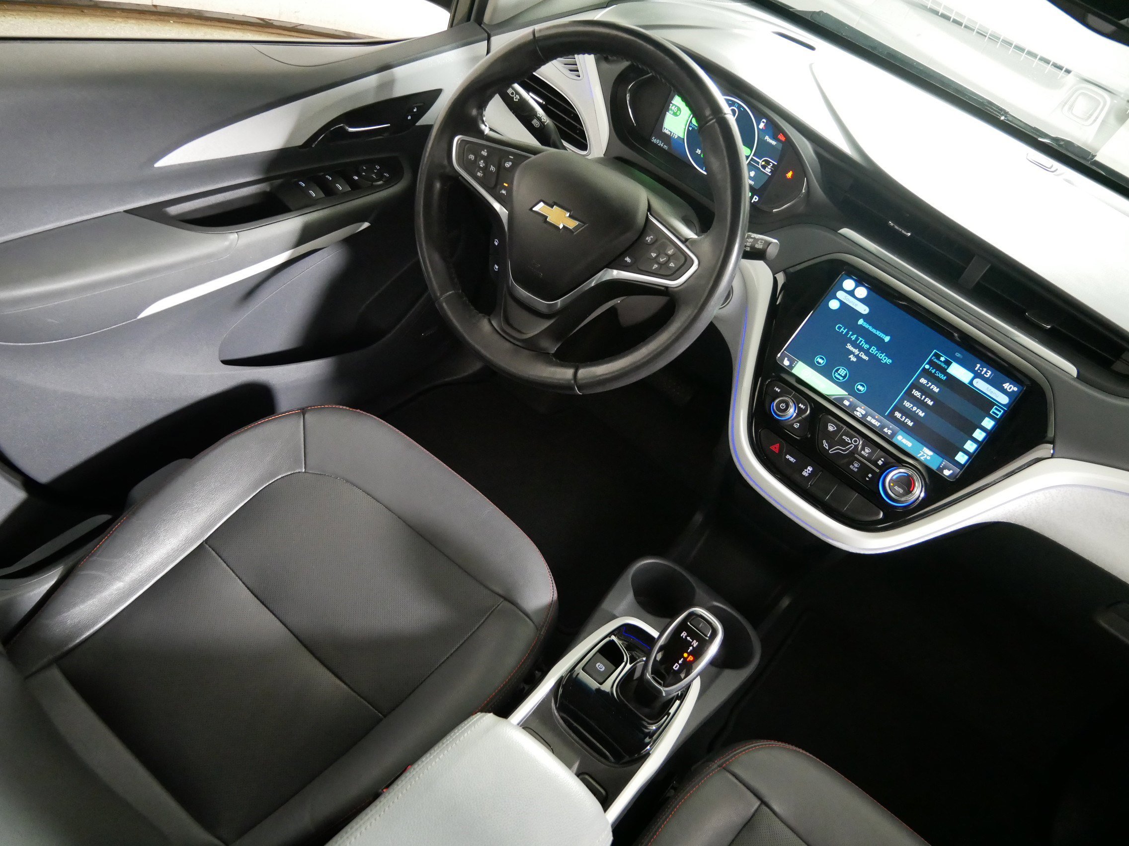 Used 2019 Chevrolet Bolt Premier w/ Infotainment Package image 9