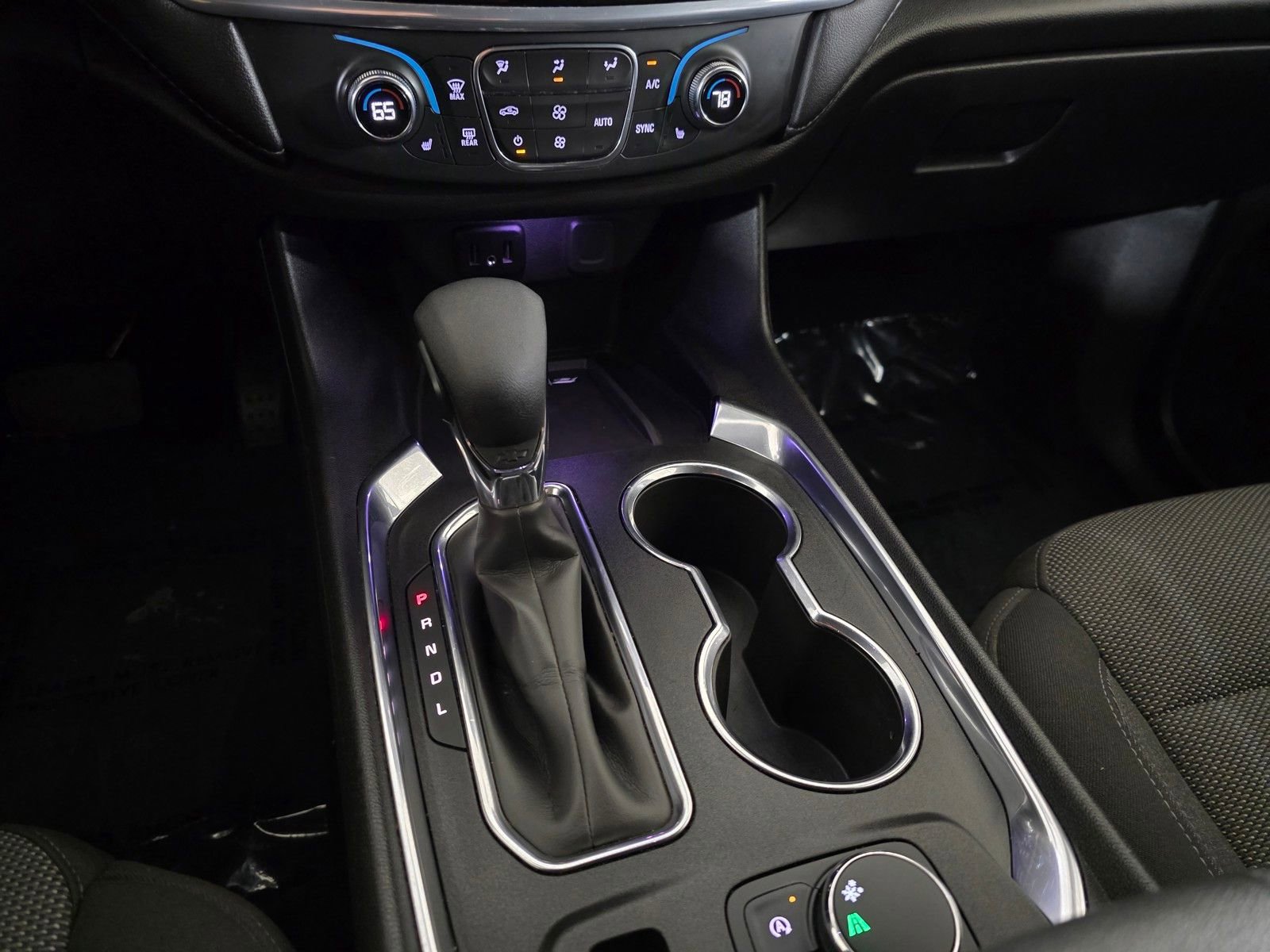 Used 2022 Chevrolet Traverse LT image 28