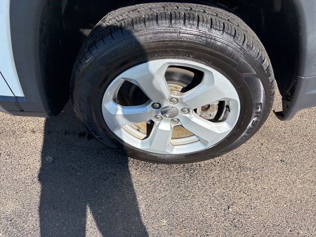 Used 2018 Jeep Compass Latitude w/ Cold Weather Group image 41