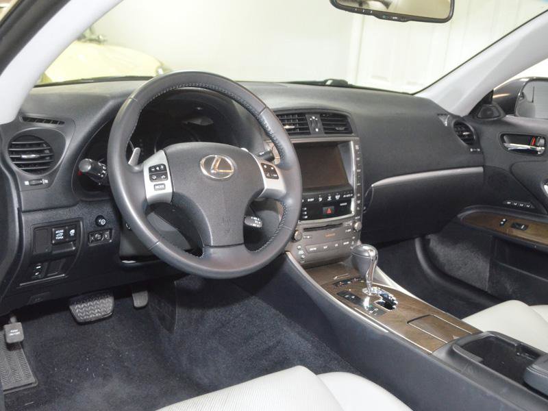 Used 2011 Lexus IS 350C w/ Luxury Pkg image 17
