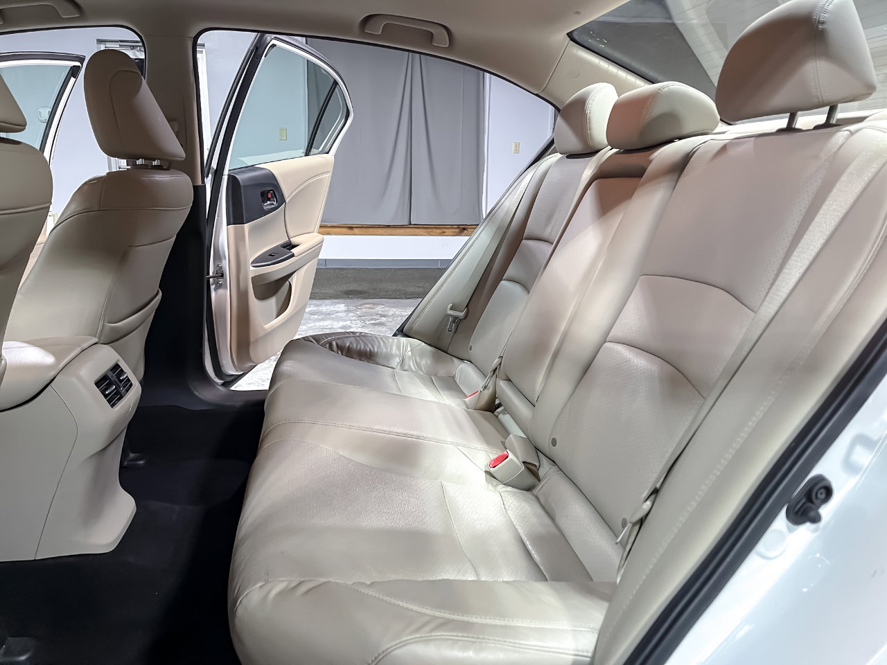 Used 2016 Honda Accord EX-L image 12