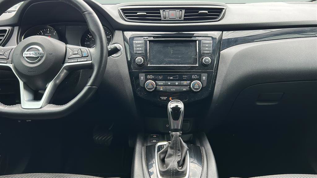 Used 2019 Nissan Rogue Sport SV w/ Technology Package image 16