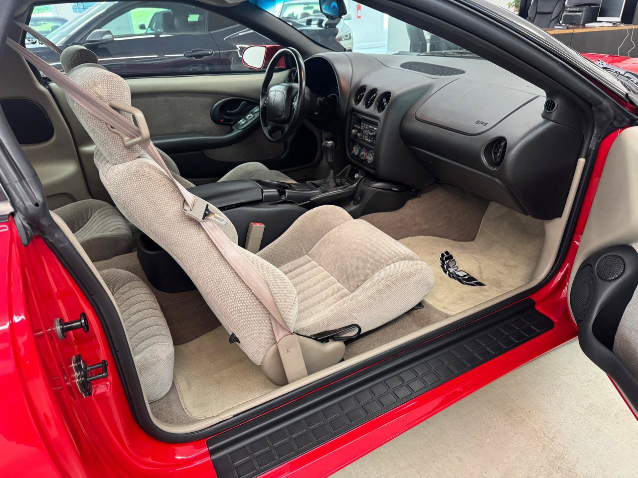 Used 2000 Pontiac Firebird Formula RWD image 3