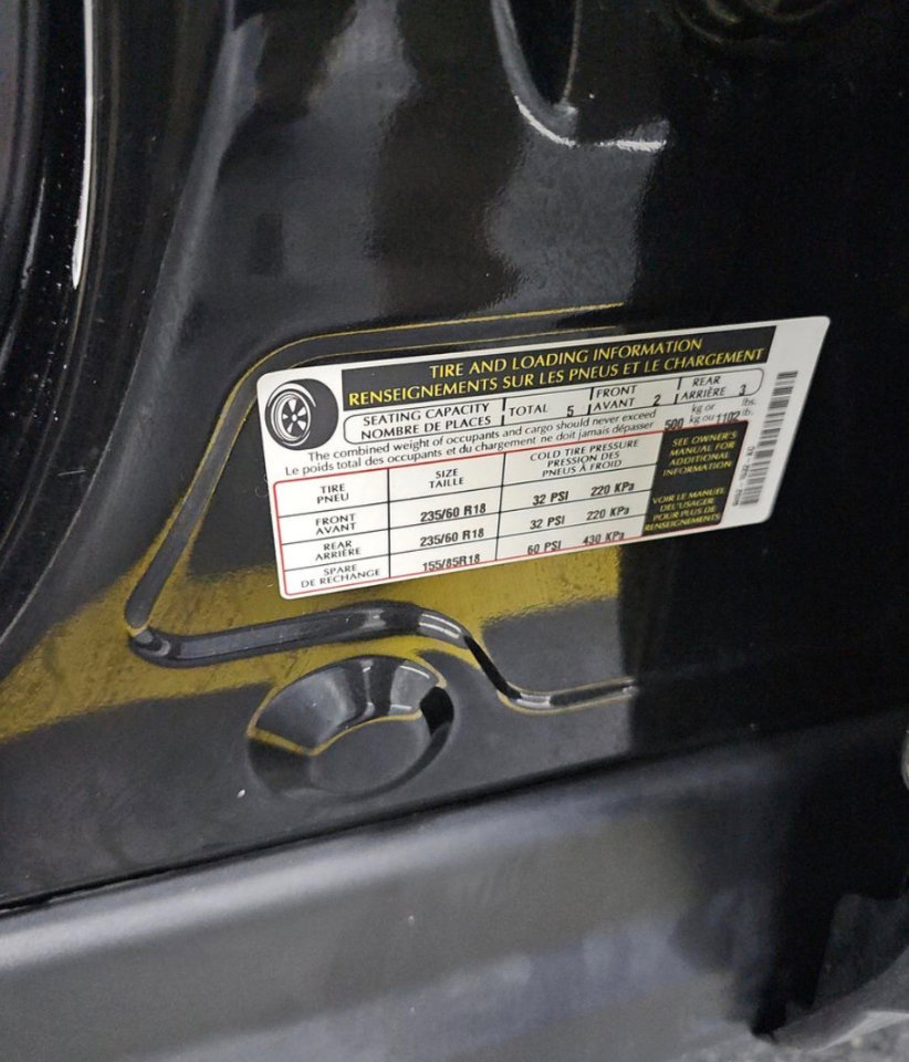 Used 2013 Land Rover LR2 image 21