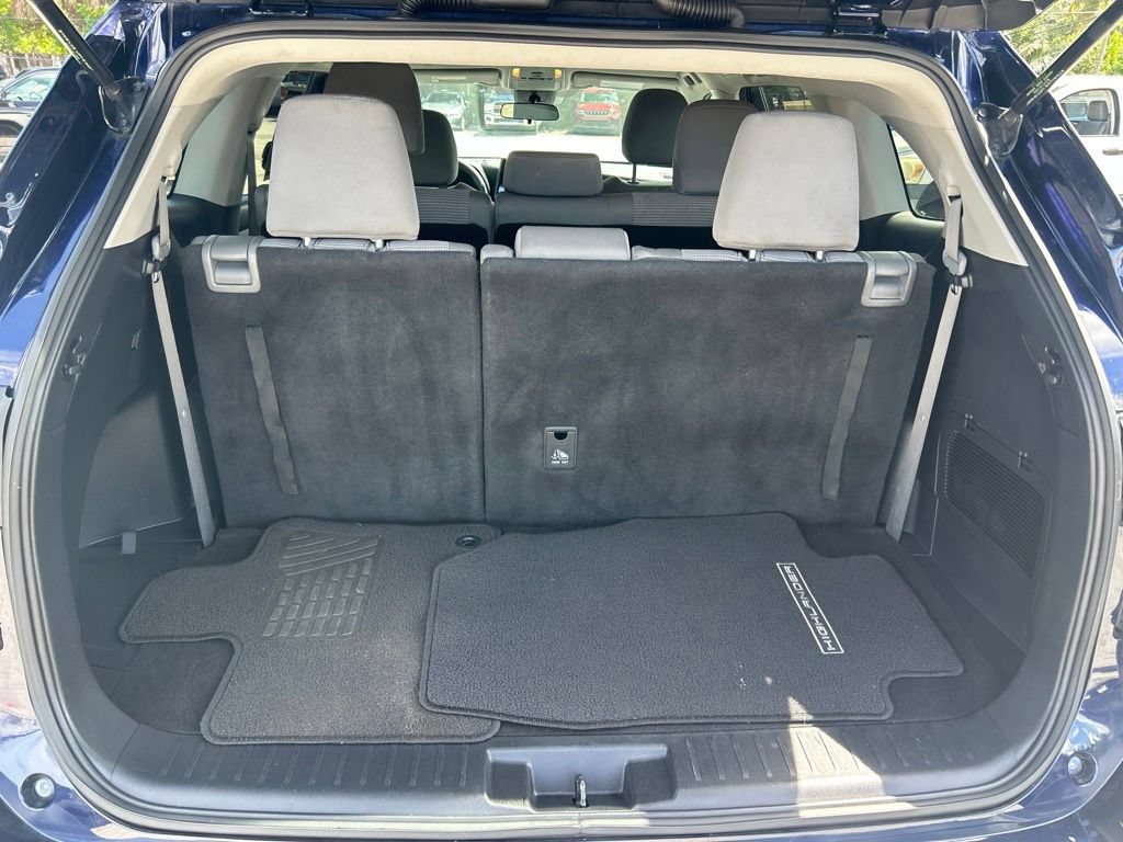 Used 2022 Toyota Highlander L FWD image 29