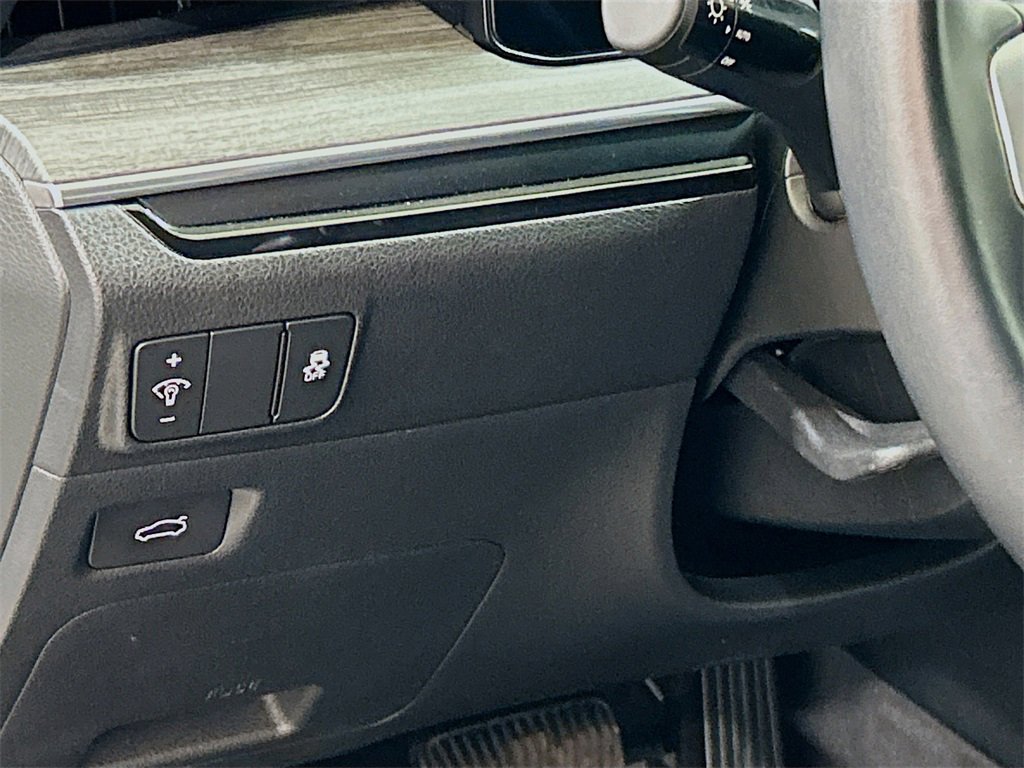 Used 2025 Kia K5 EX image 8