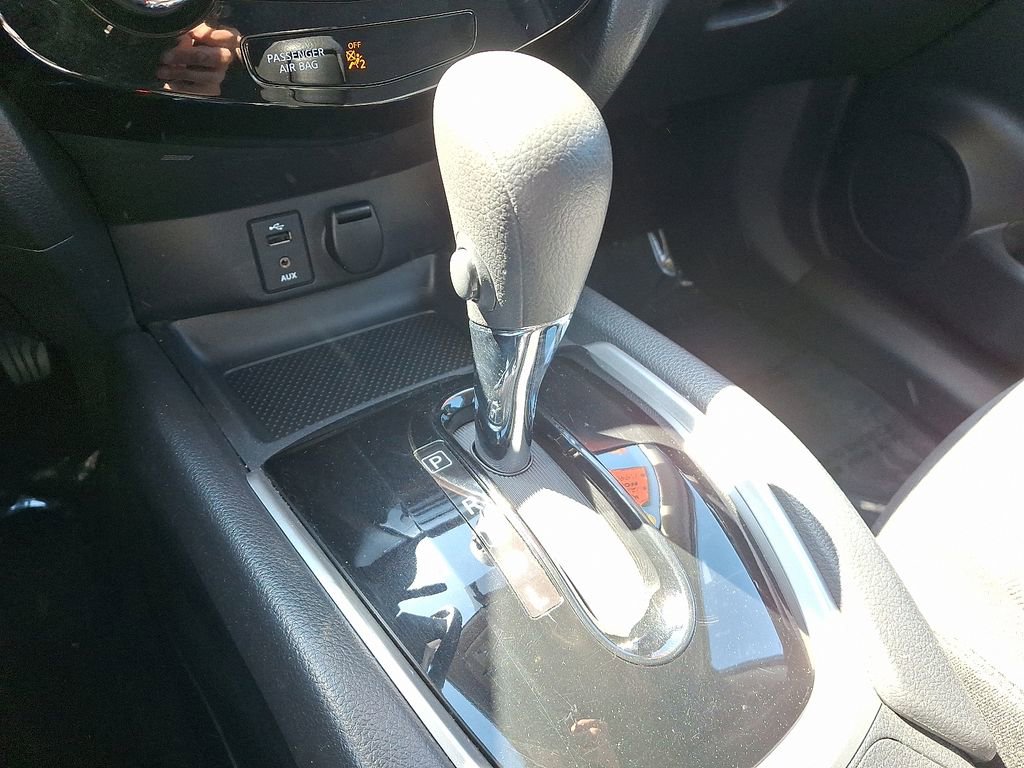 Used 2016 Nissan Rogue SV AWD/4WD image 15