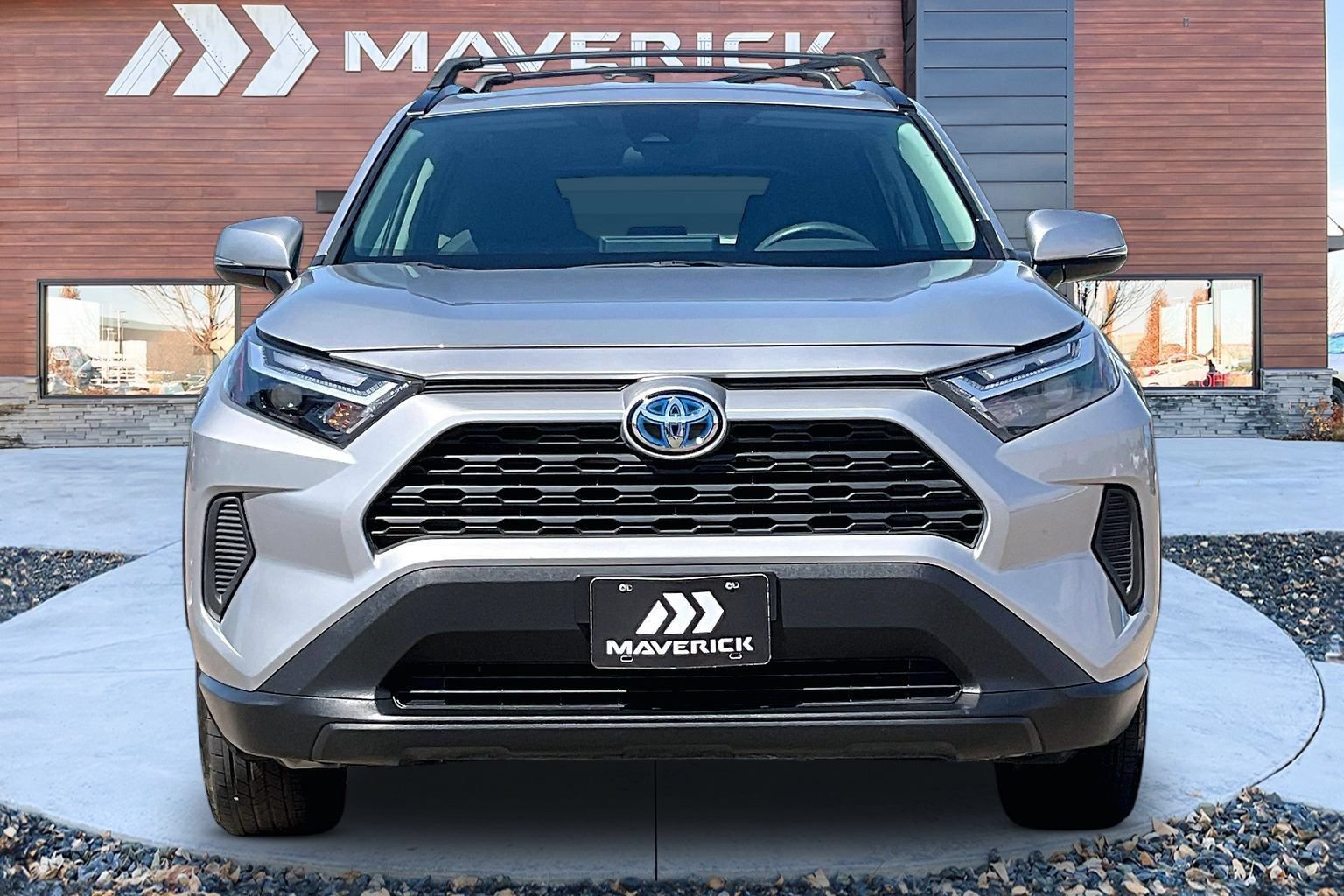 Used 2023 Toyota RAV4 LE AWD/4WD image 2