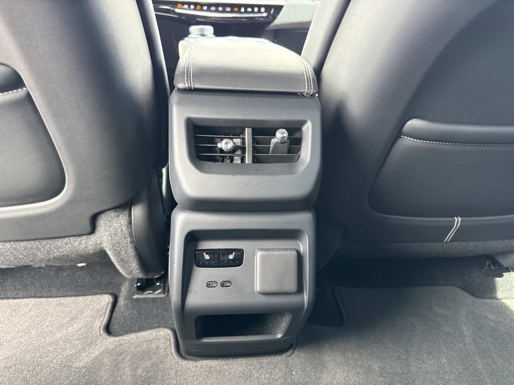 New 2025 Cadillac Optiq Luxury 2 AWD/4WD image 16