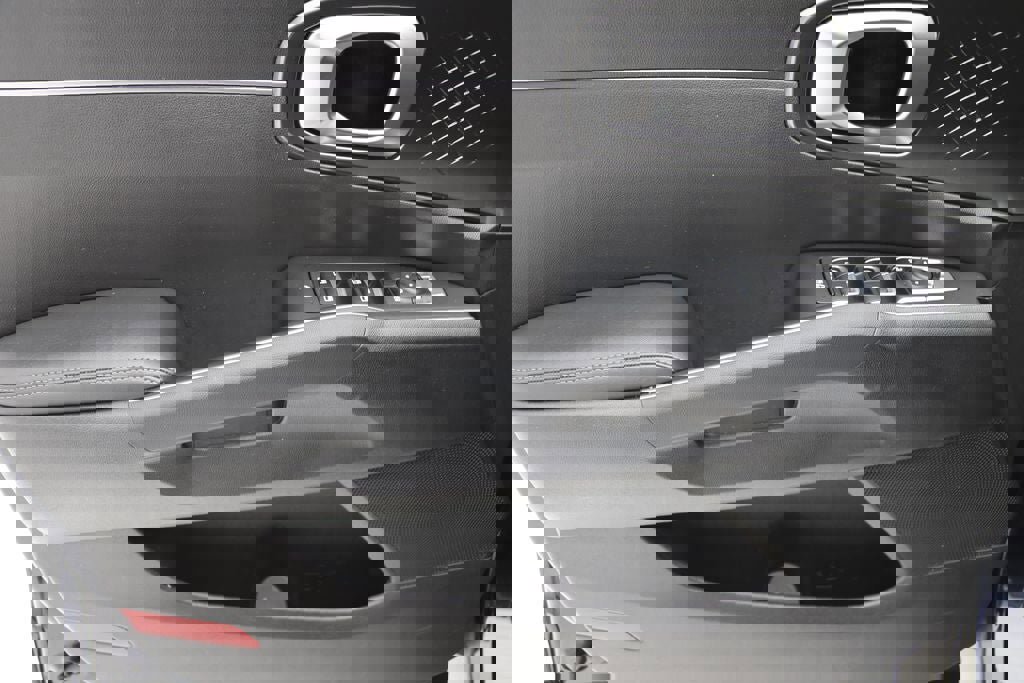 Used 2023 Kia Sorento EX image 15