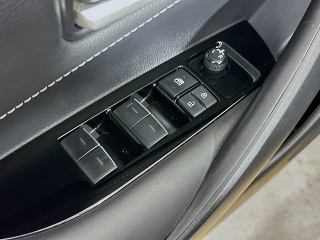 Used 2022 Toyota Corolla SE FWD image 7