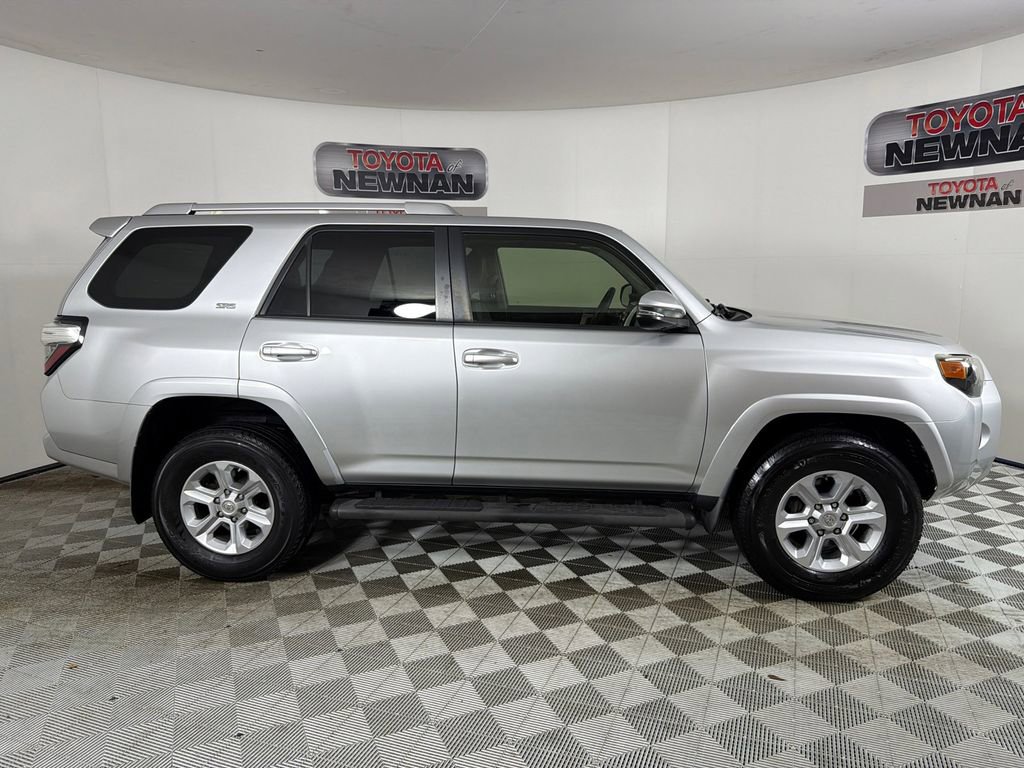 Used 2018 Toyota 4Runner SR5 Premium image 4