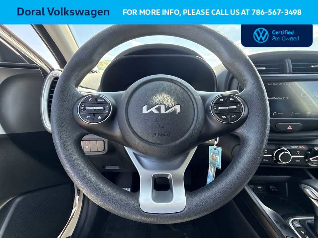 Used 2025 Kia Soul LX FWD image 15