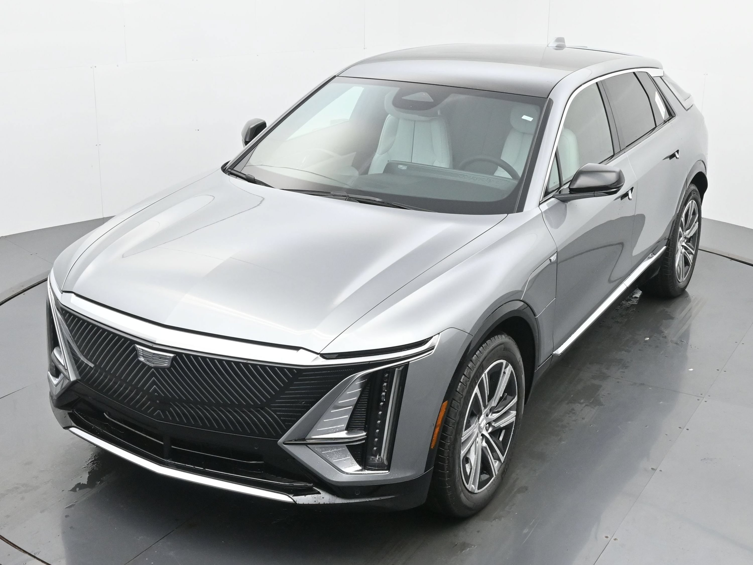 New 2026 Cadillac Lyriq Luxury w/ LPO, Floor Liner Package AWD/4WD image 23