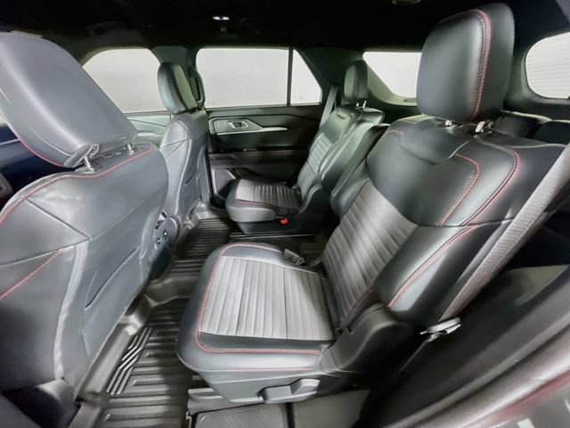Used 2025 Ford Explorer ST-Line w/ Premium Package RWD image 23