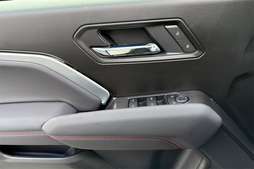 Used 2025 Chevrolet Colorado Z71 image 15