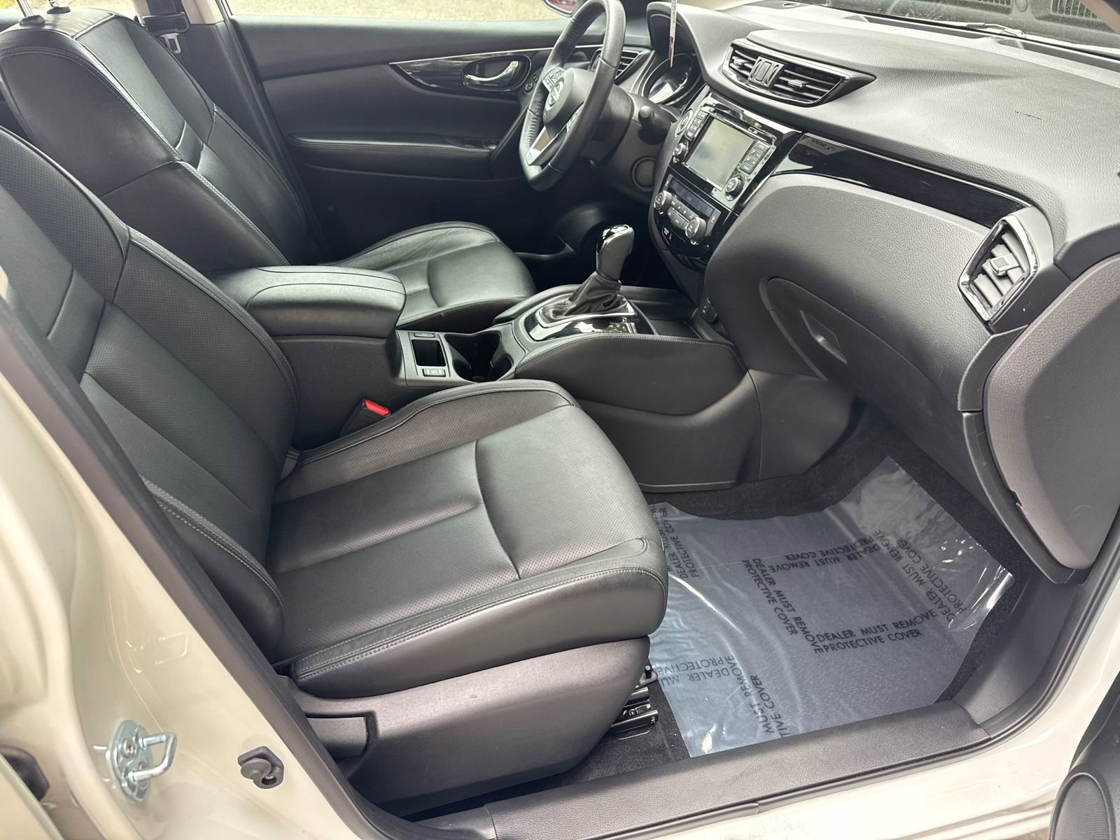 Used 2017 Nissan Rogue Sport SL w/ SL Premium Package FWD image 13
