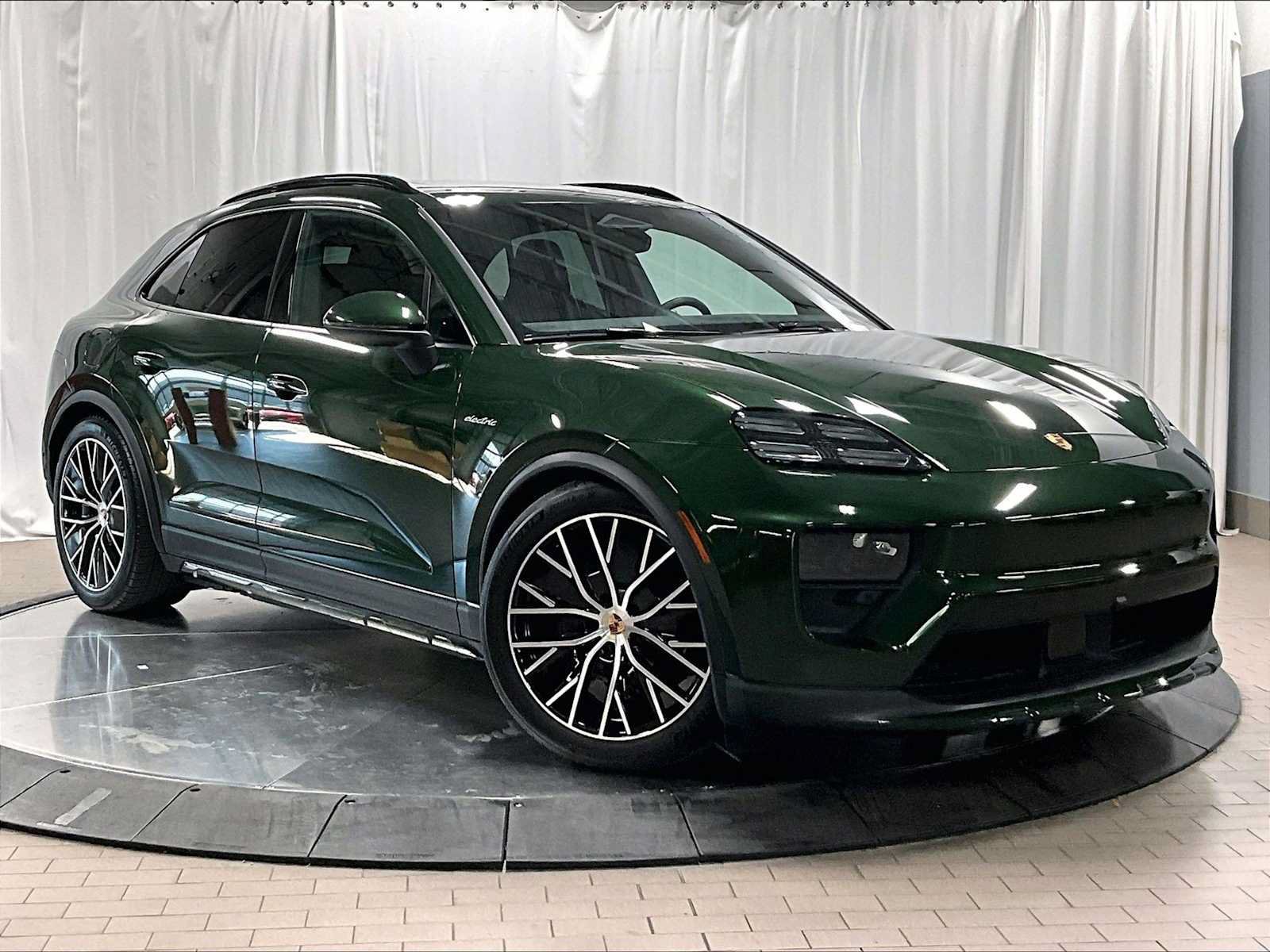 Used 2025 Porsche Macan 4 Electric AWD/4WD image 11