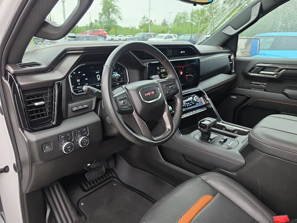 Used 2023 GMC Sierra 1500 AT4 w/ Technology Package AWD/4WD image 10