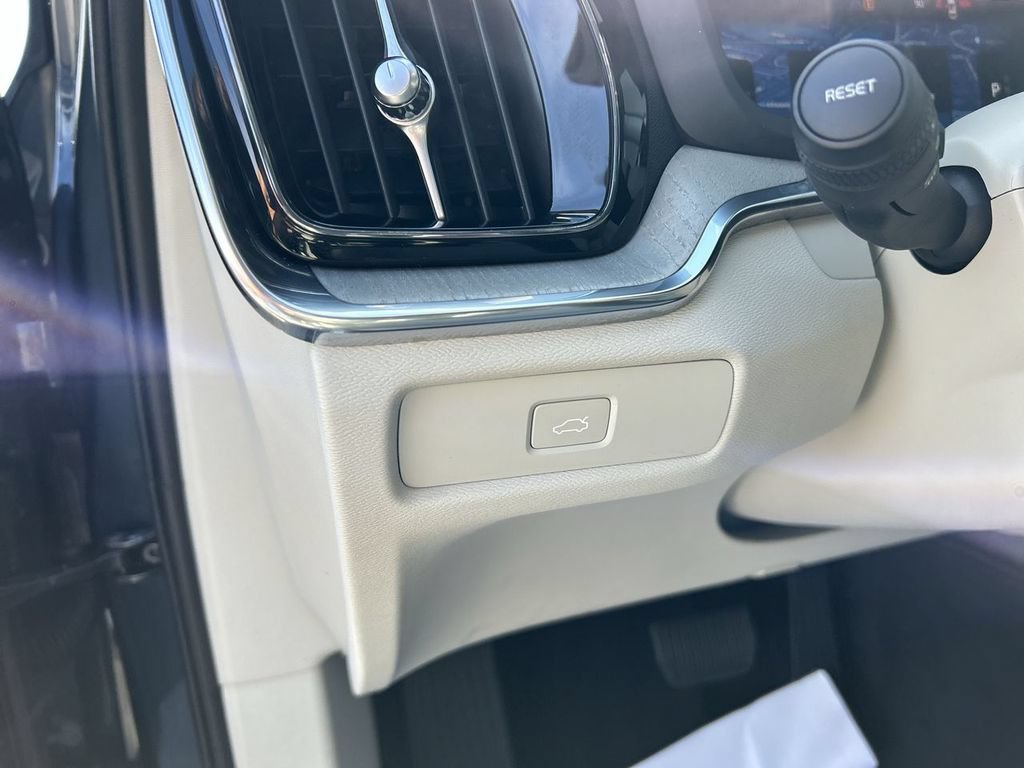 Certified 2024 Volvo S60 B5 Plus w/ Climate Package AWD/4WD image 17