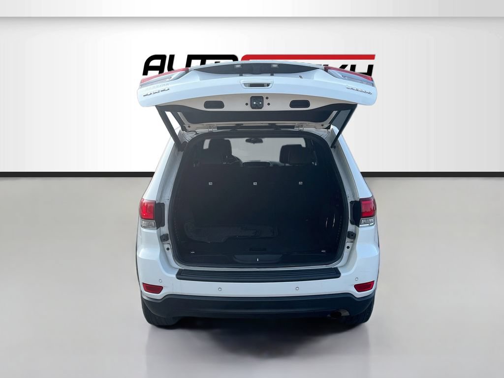 Used 2021 Jeep Grand Cherokee Laredo X AWD/4WD image 26