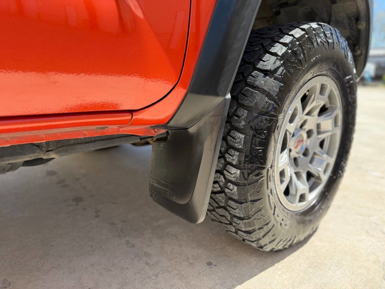 Used 2018 Toyota Tacoma TRD Off-Road image 32