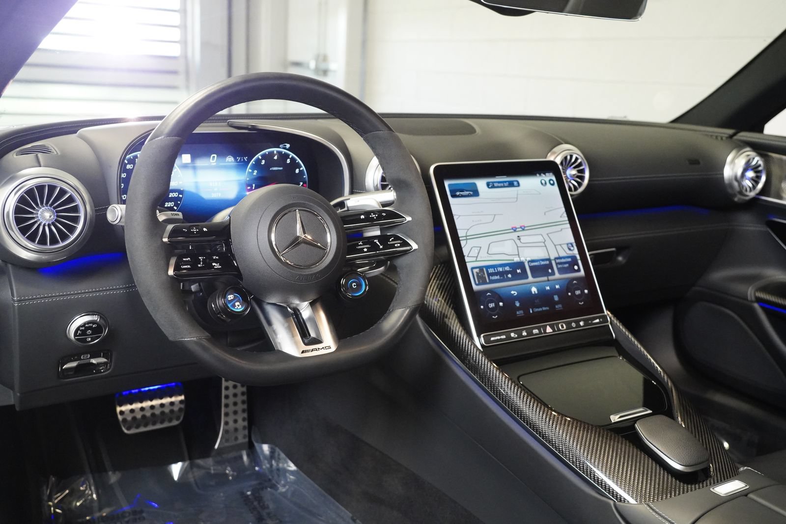 Certified 2022 Mercedes-Benz SL 63 AMG 4MATIC image 17