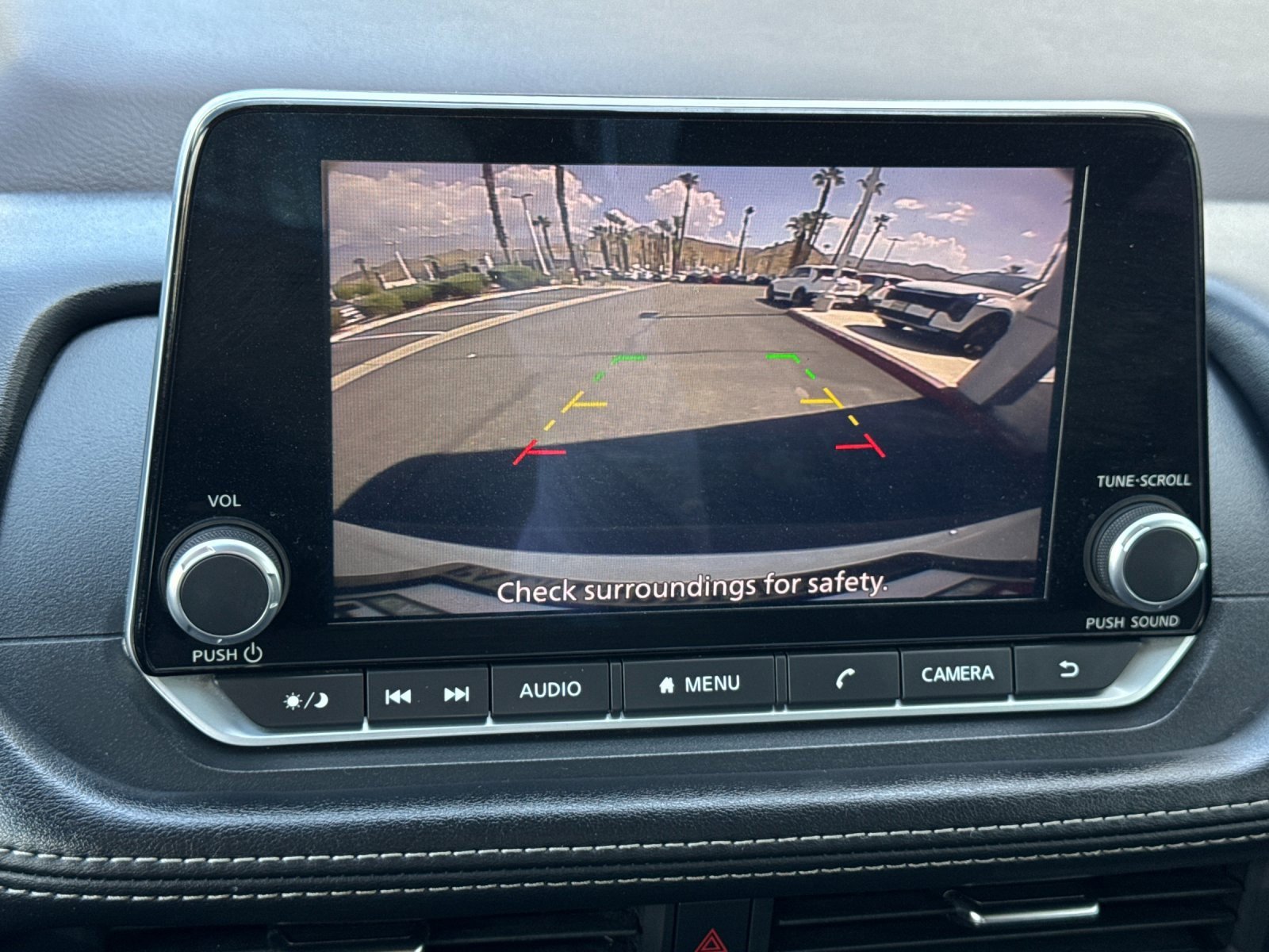 Used 2023 Nissan Rogue S image 18