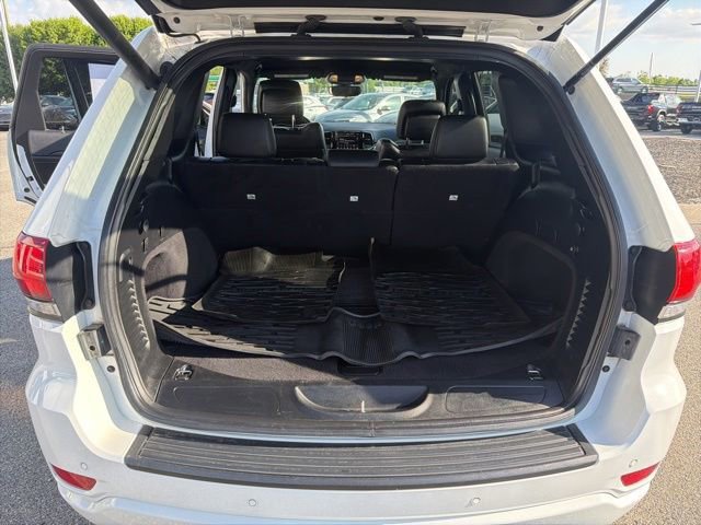 Used 2020 Jeep Grand Cherokee Altitude AWD/4WD image 25
