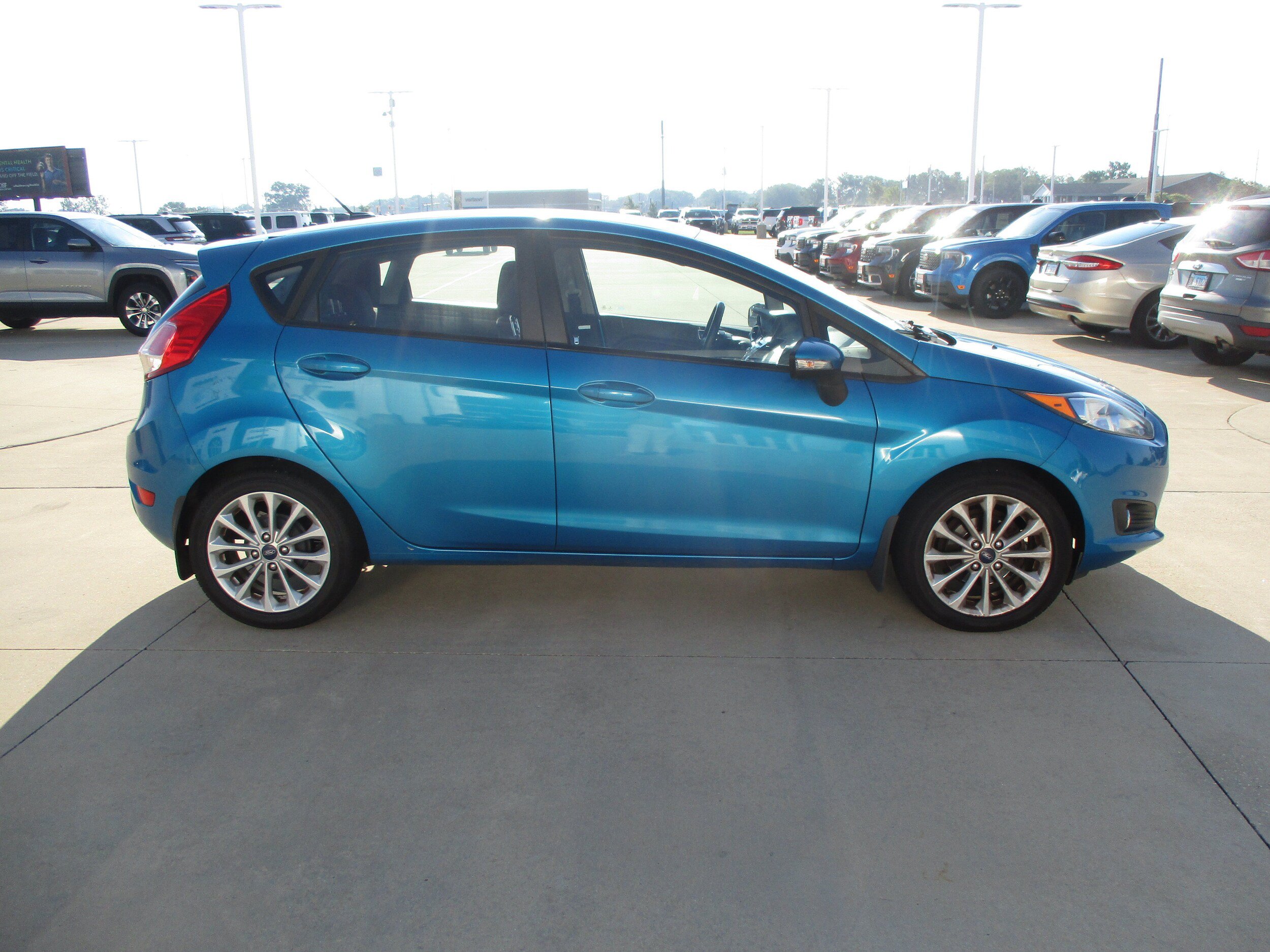 Used 2014 Ford Fiesta SE w/ Equipment Group 201A FWD image 5