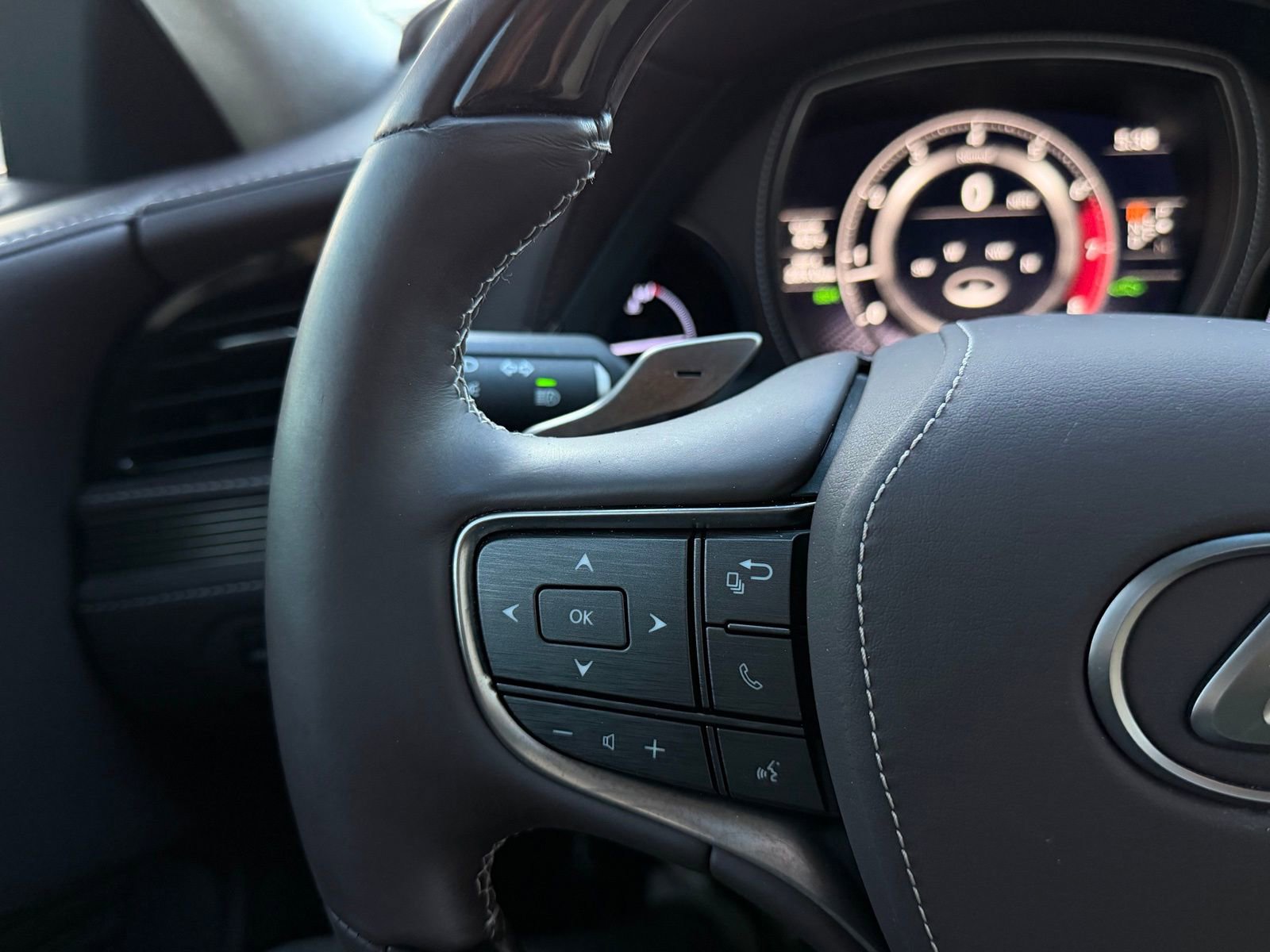 Used 2019 Lexus LS 500 w/ Luxury Package image 45