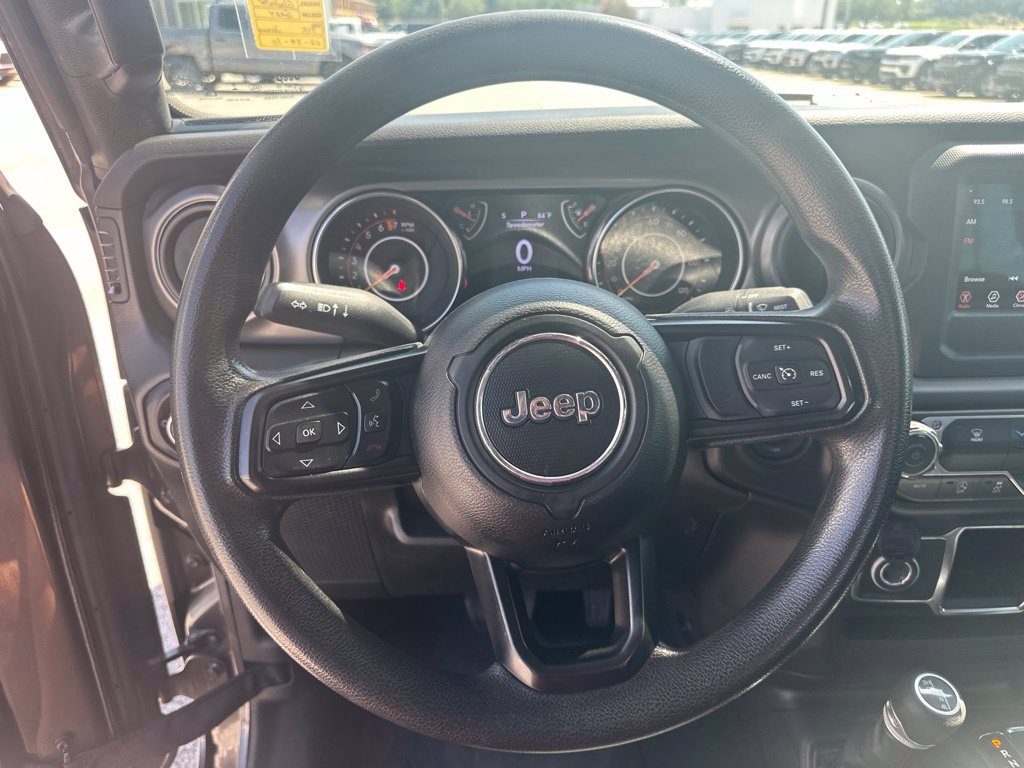 Used 2023 Jeep Gladiator Sport AWD/4WD image 15
