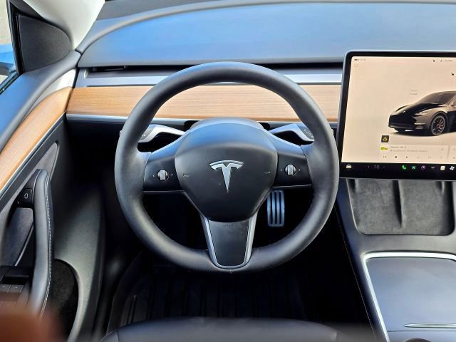 Used 2023 Tesla Model Y Performance image 13