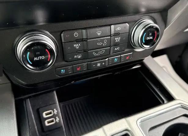 Used 2019 Ford F150 Platinum w/ Max Trailer Tow Package image 24