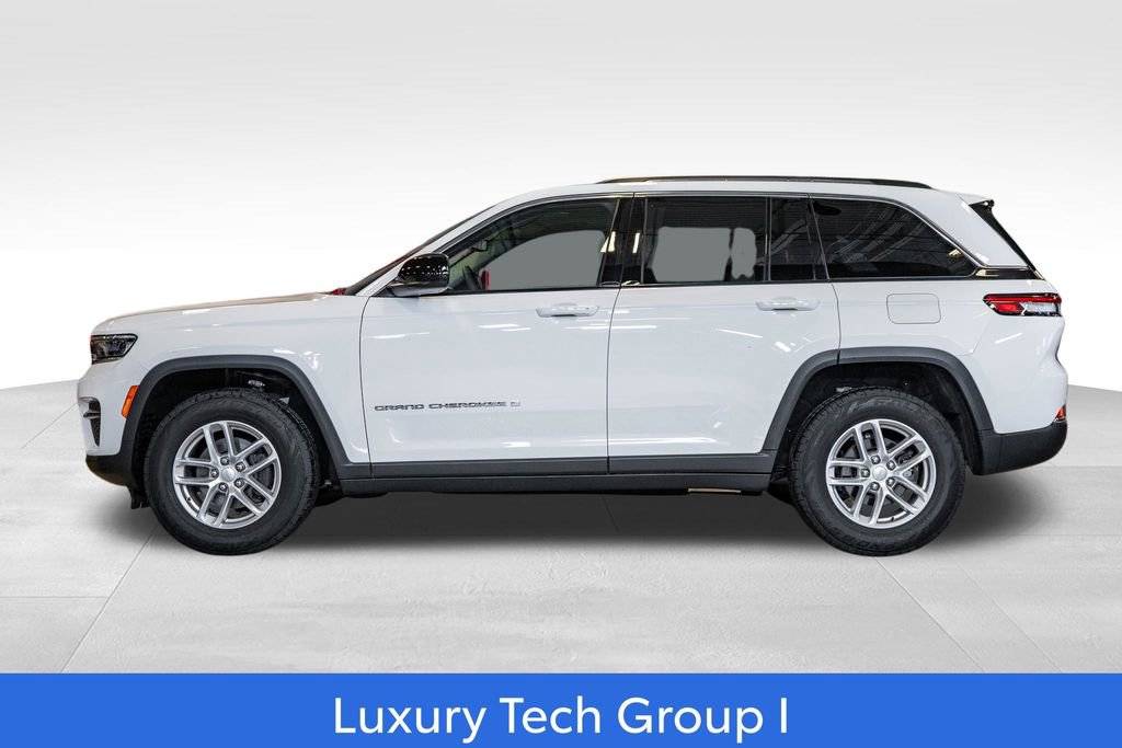 Used 2023 Jeep Grand Cherokee Laredo w/ Luxury Tech Group I image 4