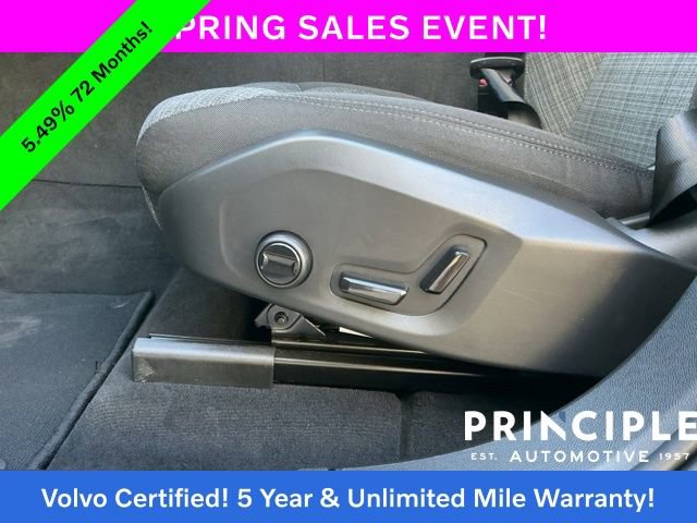 Certified 2025 Volvo XC60 B5 Core image 32