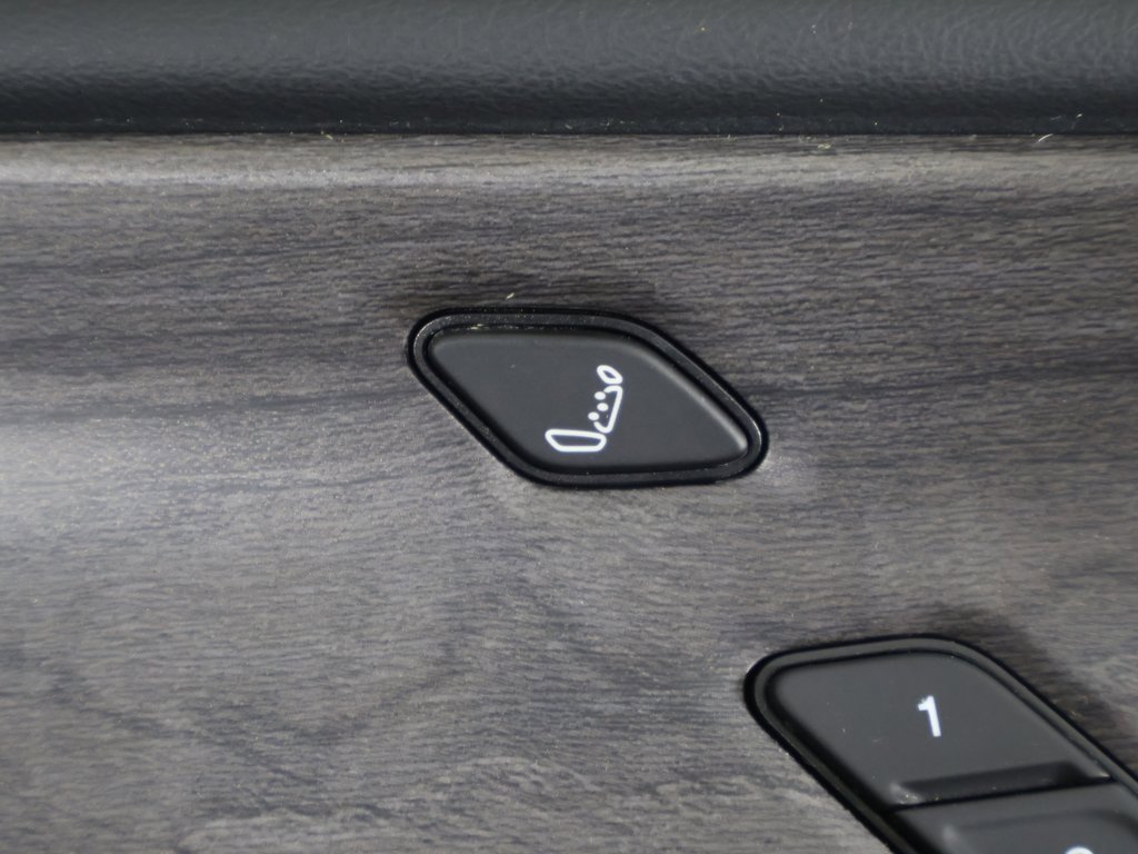 Used 2022 Jeep Grand Cherokee Overland w/ Luxury Tech Group IV image 45