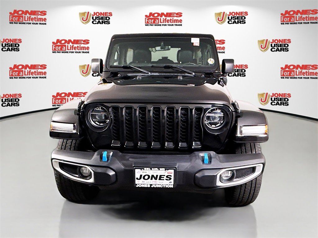 Used 2022 Jeep Wrangler Unlimited Sahara w/ Cold Weather Group image 14