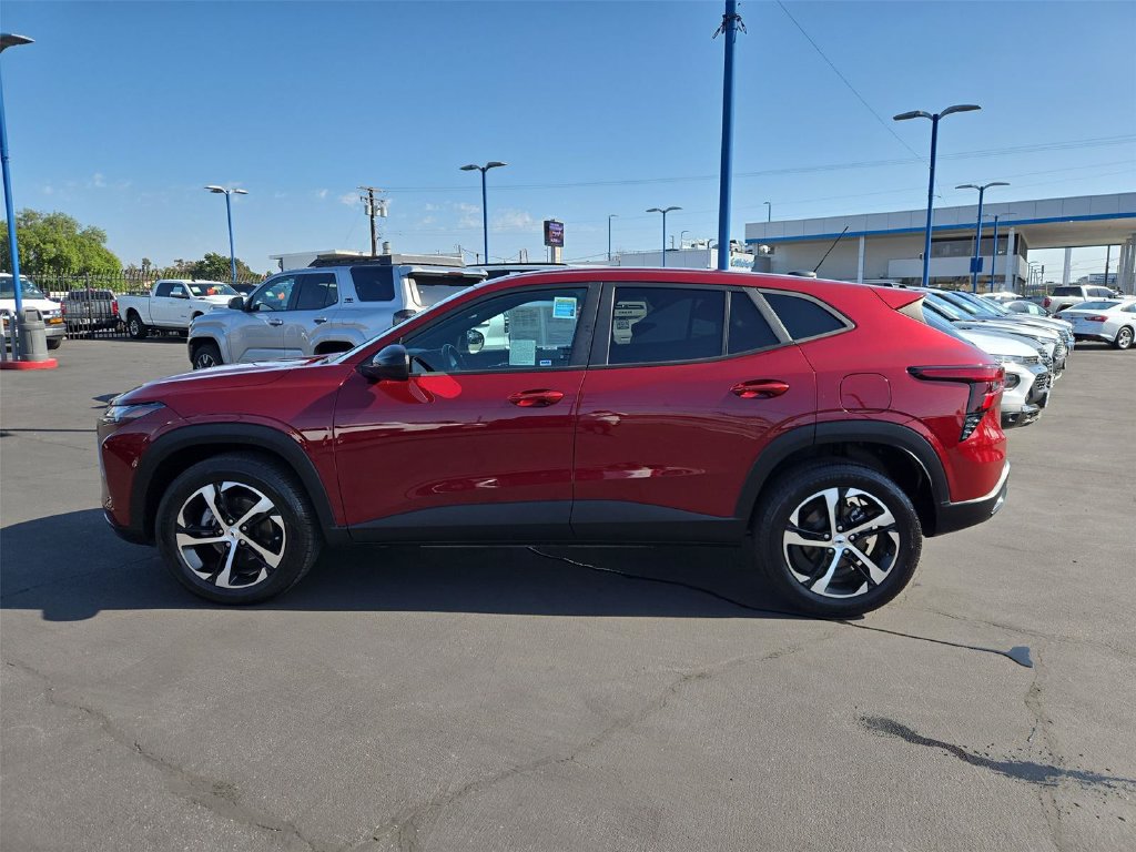 Used 2024 Chevrolet Trax RS w/ Driver Confidence Package FWD image 30