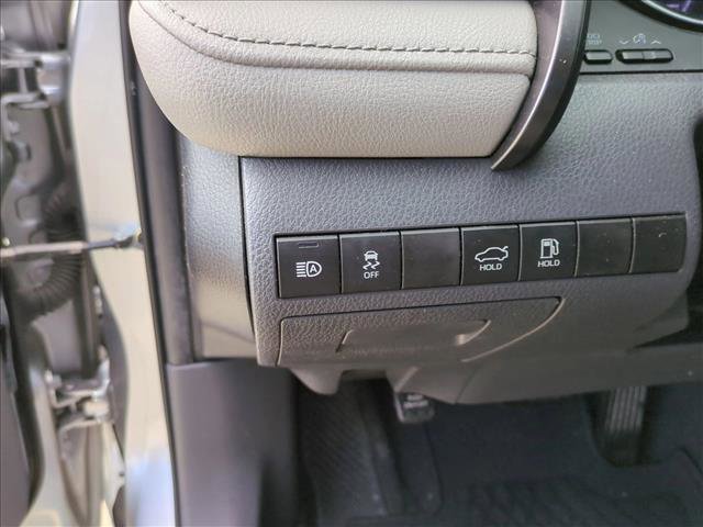 Used 2019 Toyota Camry LE image 13