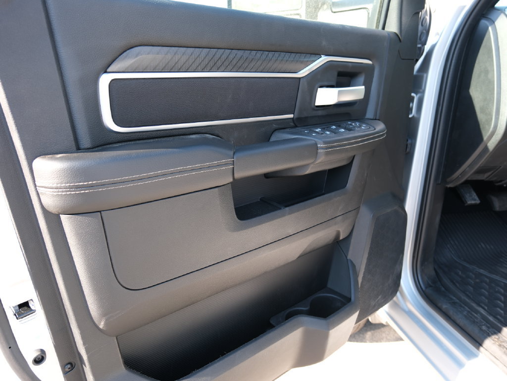 New 2026 RAM 3500 Big Horn AWD/4WD image 15