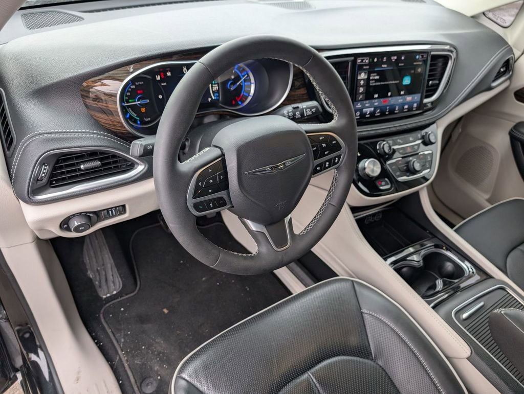 Used 2023 Chrysler Pacifica Limited image 22